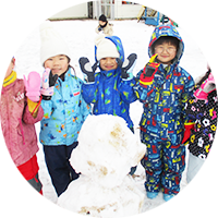 雪遊び